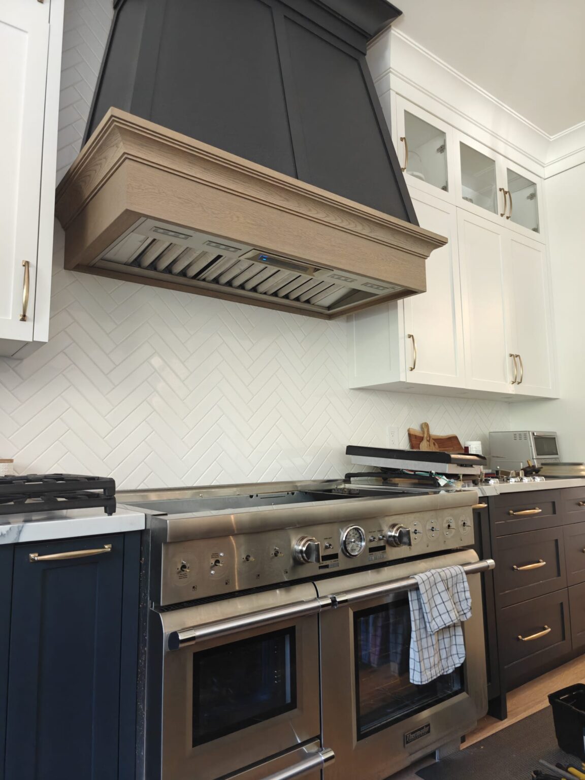 Thermador range and extractor hood installation Toronto GTA – Starmacotech