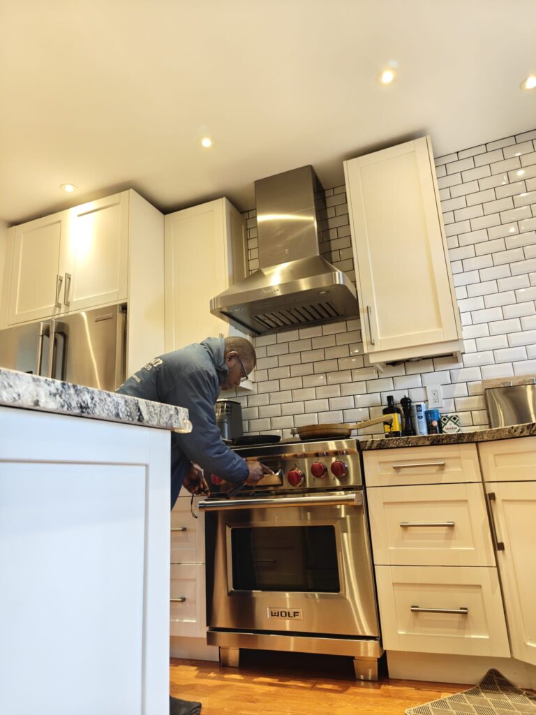 Wolf gas range repair service Toronto – Starmacotech certified technician